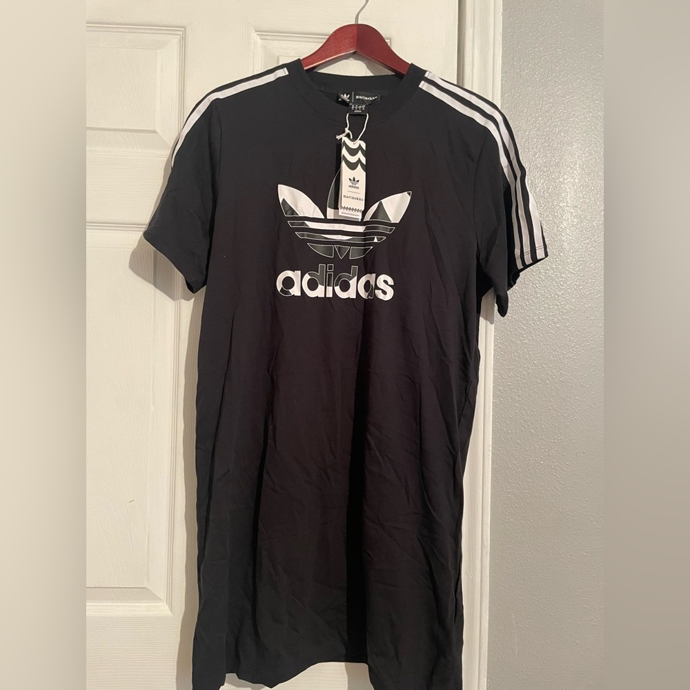 Adidas dress, black in size large